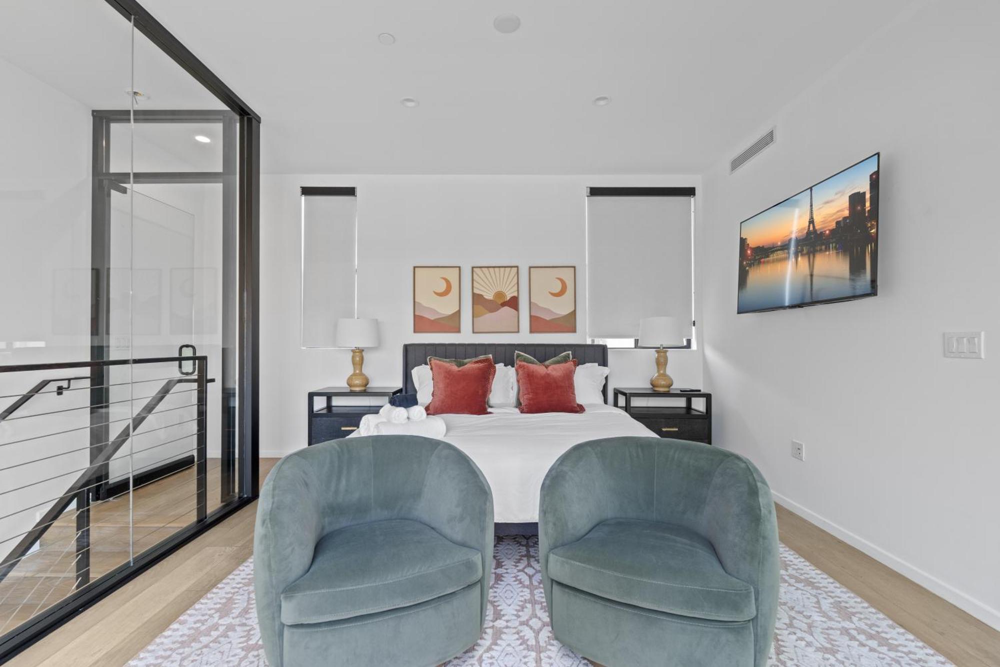 Serene Hollywood Holiday home